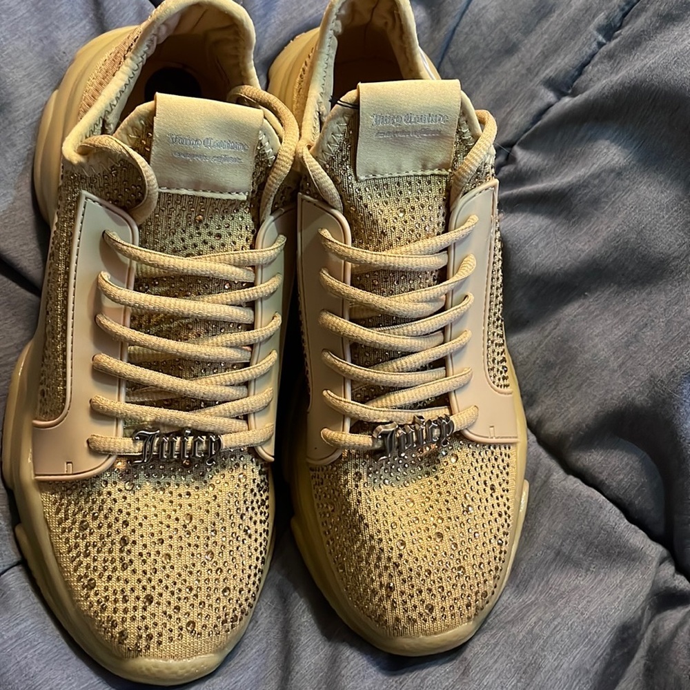 Juicy couture sneakers size 8.5 woman’s
